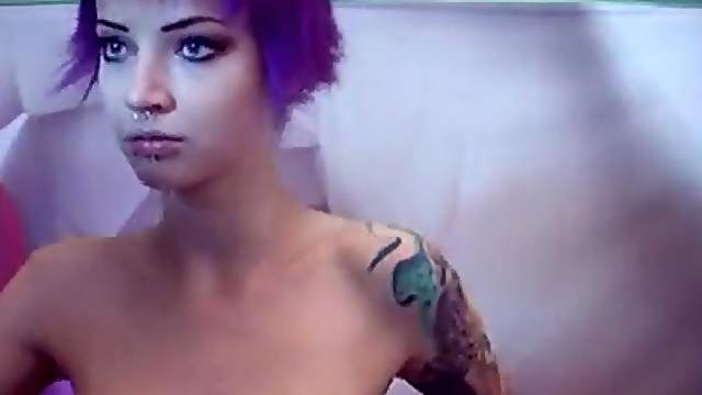 EMO camwhore with huge tits livecam masturbation