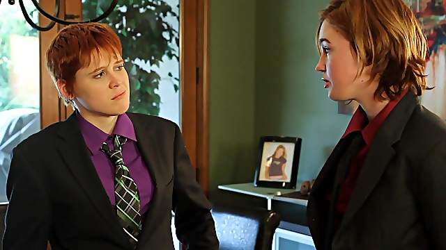 Short-haired cutie Lily Cade in a mind-blowing lesbian threeway