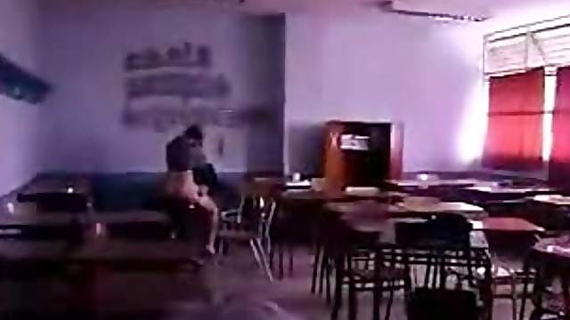 Sexy voyeur action of chick naked in a classroom!