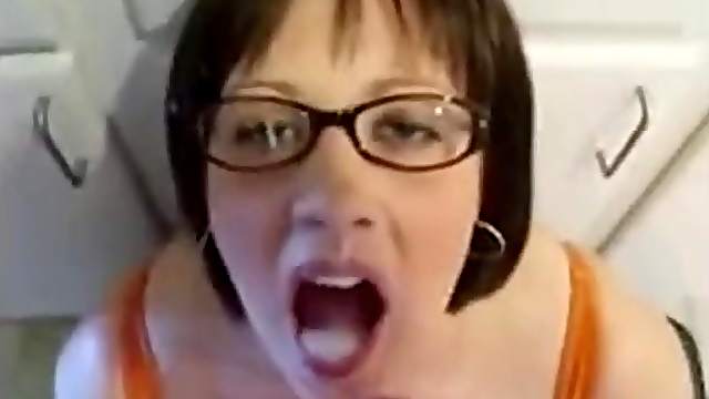 Mom with huge knockers swallows