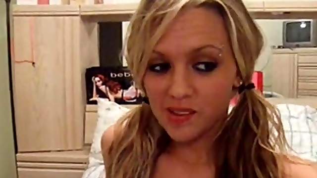 Beautiful teen has a very fuckable body
