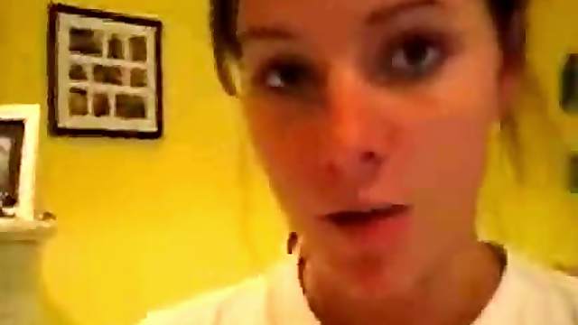 Amateur Teen Take a Hot Shower In Homemade Video