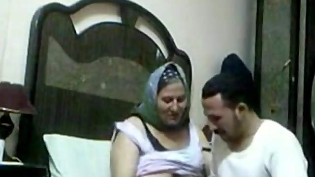 Hungry Arab Woman taking dick deep in her old pussy