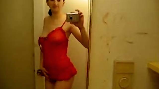 Homemade Clip Of An Amateur Teen Showing Off Her Sexy Body