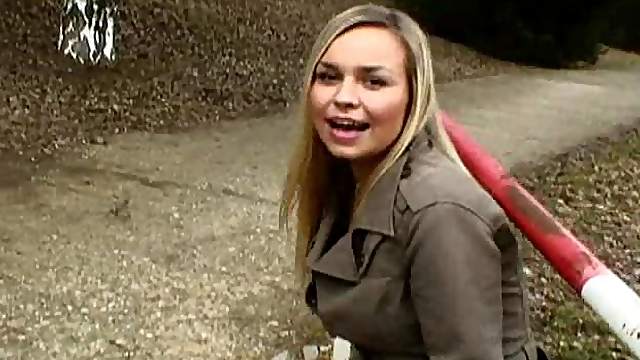 Busty Blonde Babe Takes Off her Clothes in Public for a Reality Porn Video