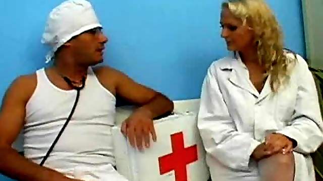 Steamy Coworkers Bang at the Hospital