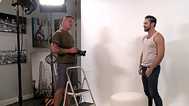 after a blowjob Jace Chambers and Mike de Marko enjoy gay fuck
