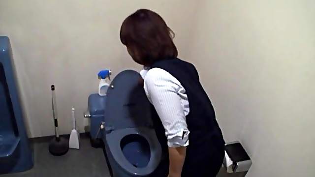 Hardcore toilet blowjob from Japanese amateur MILF maid