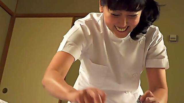 Mature Japanese masseuse gives client handjob Subtitles