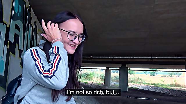 Beautiful Sasha Sparrow is the real queen of a blowjob and outside sex
