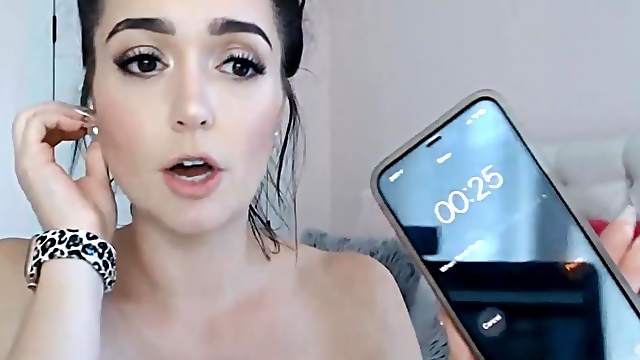 Busty Babe Rides Her Sex Toy And Filmed Herself Live On Cam