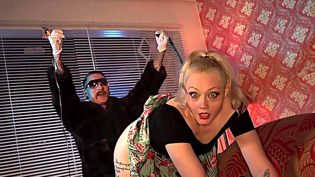 Cute blonde Arielle Aquinas fucks the new director