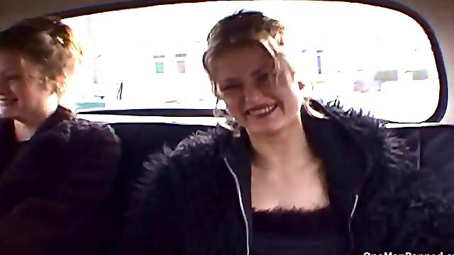 Lucky guys plays with twins in the car