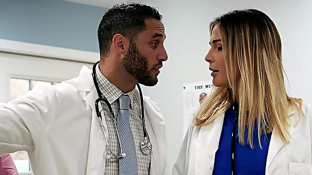 Horny doctor Kimmy Granger, wants to fuck a dude during the visit