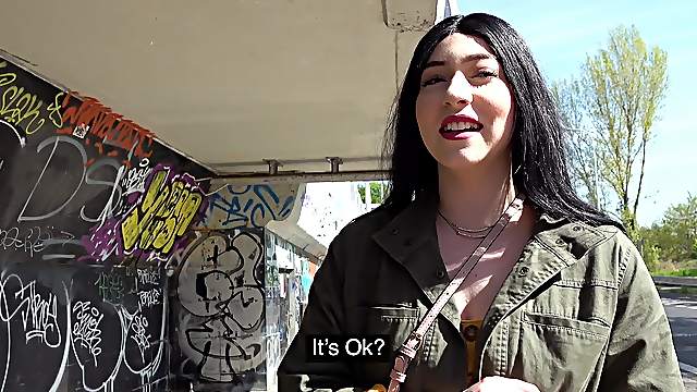 Wild Amailia Onyx takes money to have sex with a handsome stranger