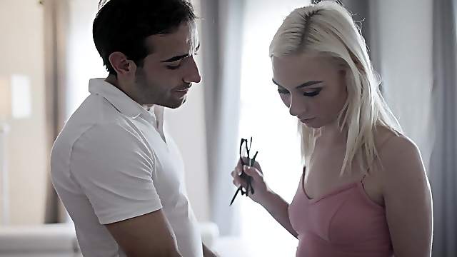 Smooth dick sucking and fucking with skinny babe Chloe Temple
