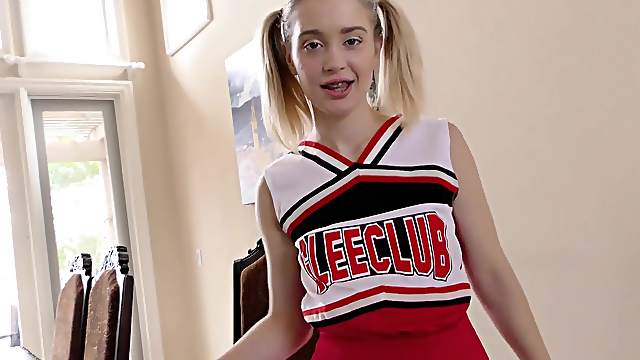 Cheerleader Anastasia Knight with pigtails having nice sex