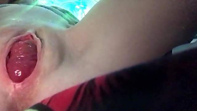 Pregnant gaping pussy