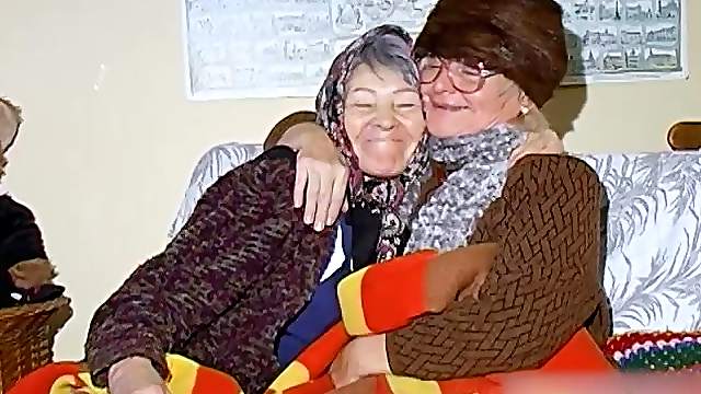 Granny lesbians playing with natural tits and masturbating hairy pussy with dildo