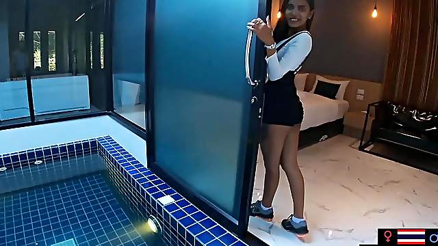 Teen girlfriend has this amazing ass which she likes to spank herself
