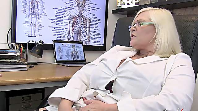 Older mature ladies with big natural breasts fucking in group of four