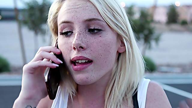 Quickie fucking ends with a creampie for amateur Dixie Lynn