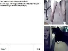 Hombre exhibe su verga grande a adolescentes cachondas por cámara web