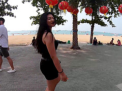 Big ass teen amateur from Thailand made a porno movie with big dick tourist