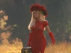 Jenny McCarthy Looks Like One Classy Broad In Red