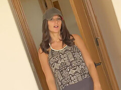 Mandy Flores sucking her boyfriend's dick in a homemade POV video