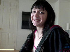 Homemade video of Nala Nova sucking her BF's dick in POV