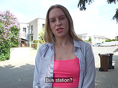 Nikki Riddle enjoys while sucking her lover's cock in public