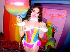 Natural tits clown Satine Summers spreads legs to ride a hard cock