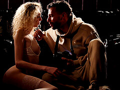 Curly haired blonde Isabella De Laa moans while having erotic sex