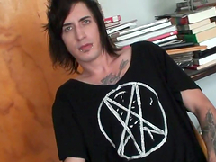 Weird emo dude is wanking his weak cock so bad
