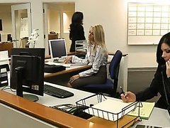 Increíble MILF rubia Lexi Swallows chupa y coje una verga grande