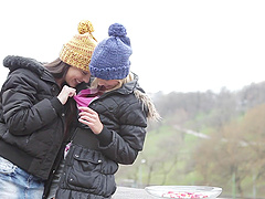 Lorena G And Tracy Gold Have Lesbian Sex In A Hot Reality Video