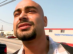 Bald headed dude gets cock sucked through gloryhole in Gays action