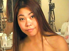 Fucktastic Asian brunette Kiwi Ling gets screwed on the bed