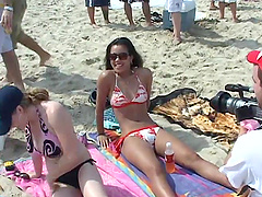 Hot Babes Showing Their Hot Bodies In Sexy Bikinis