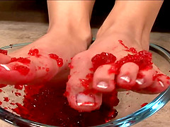 Foot fetish cowgirl has her toes licked before an orgasmic pounding