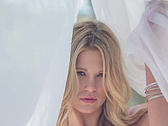 Model does a photo shoot and gets banged by a photographer