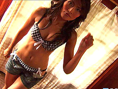 Bella and her mesmerizing erotic session in the early morning