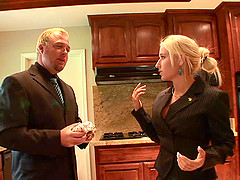 Businessman is happy to make Sammie Spades's pussy pulsate