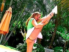 Hardcore Fucking A Hot Babe Outdoors By The Pool
