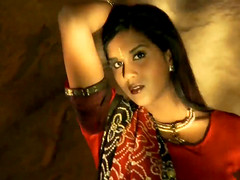 Irresistible Indian babe Kathak posing nude and naughtily