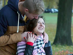 After walking in the park, the guy invited Sandra Welness to home
