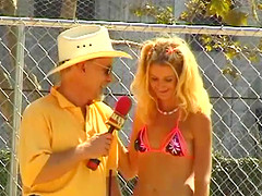 Regan Starr seduced by a horny man for a bouncing session