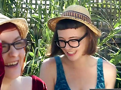 Curvy lesbian pisses and licks her hairy girlfriend
