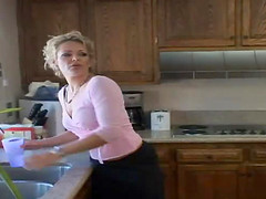 Kelly Leigh is back for some sweet pussy